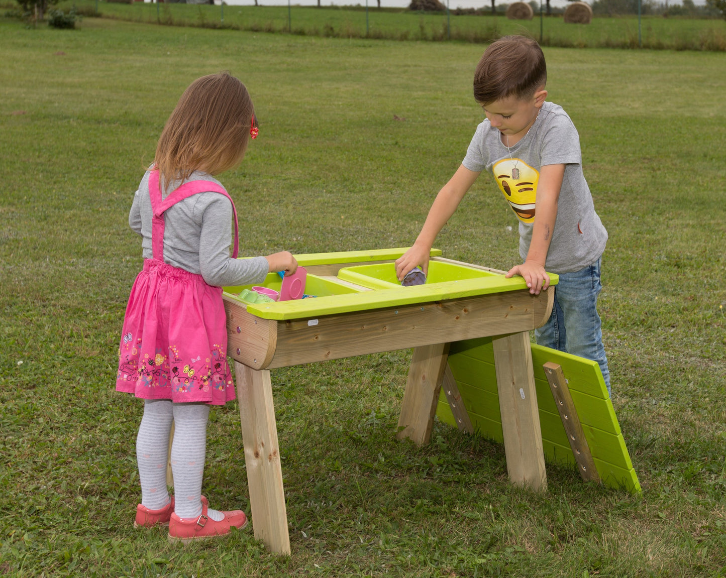 T1 picnic play table