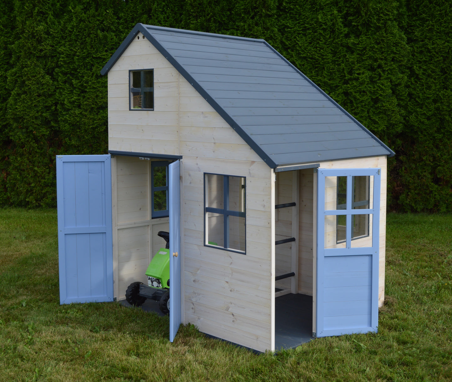 M33 Playhouse "The Castle"