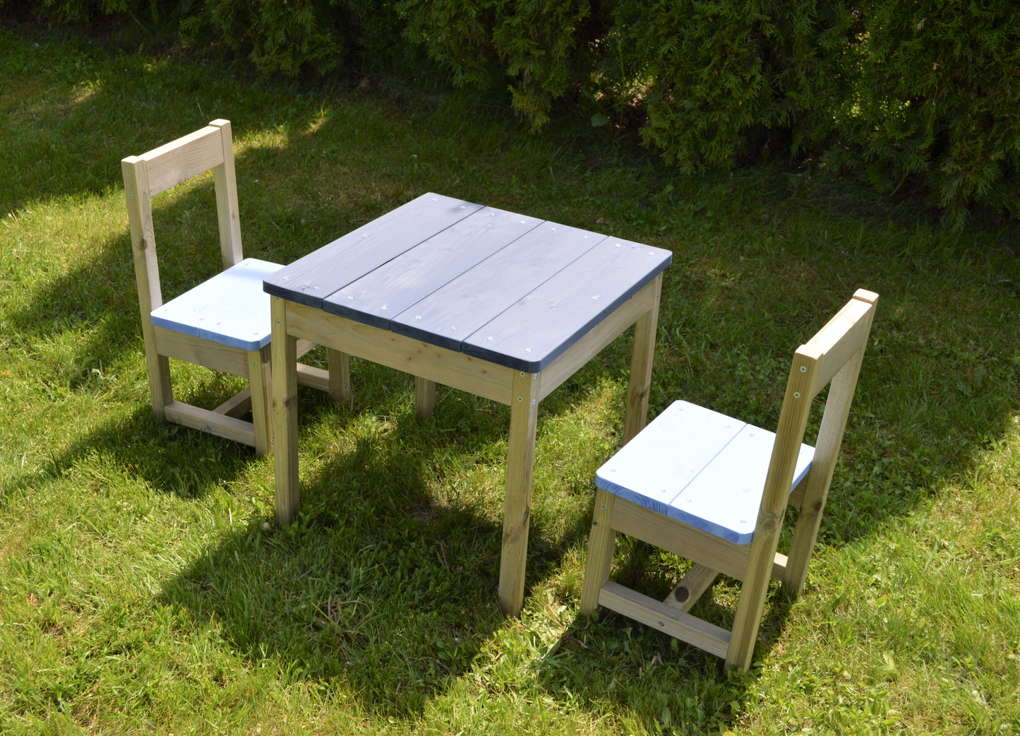 T4 garden children's table with chairs