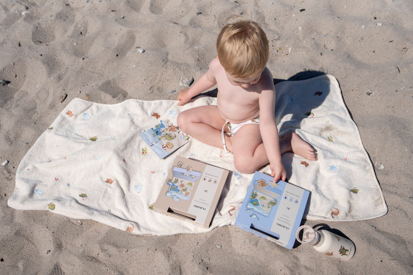 Filibabba hímzett biopamut kapucnis törölköző - Dino Beach
