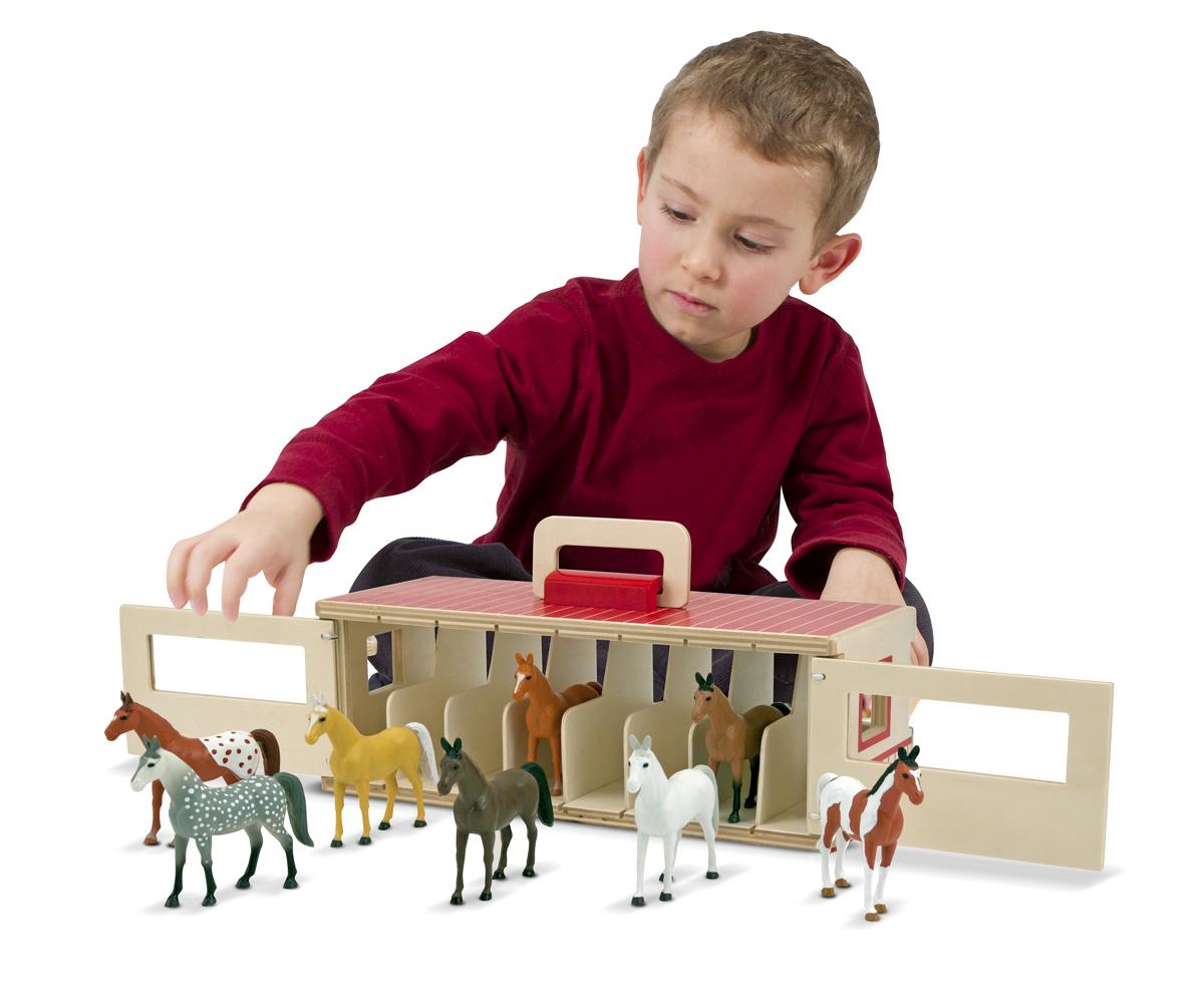 Melissa & Doug Ló figurák, 8 db, istállóval