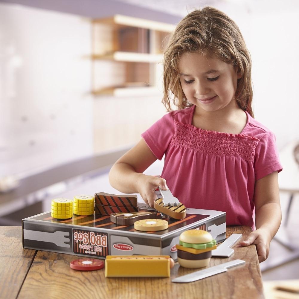 Melissa & Doug Szerepjáték, Fa grill és barbecue tálaló szett