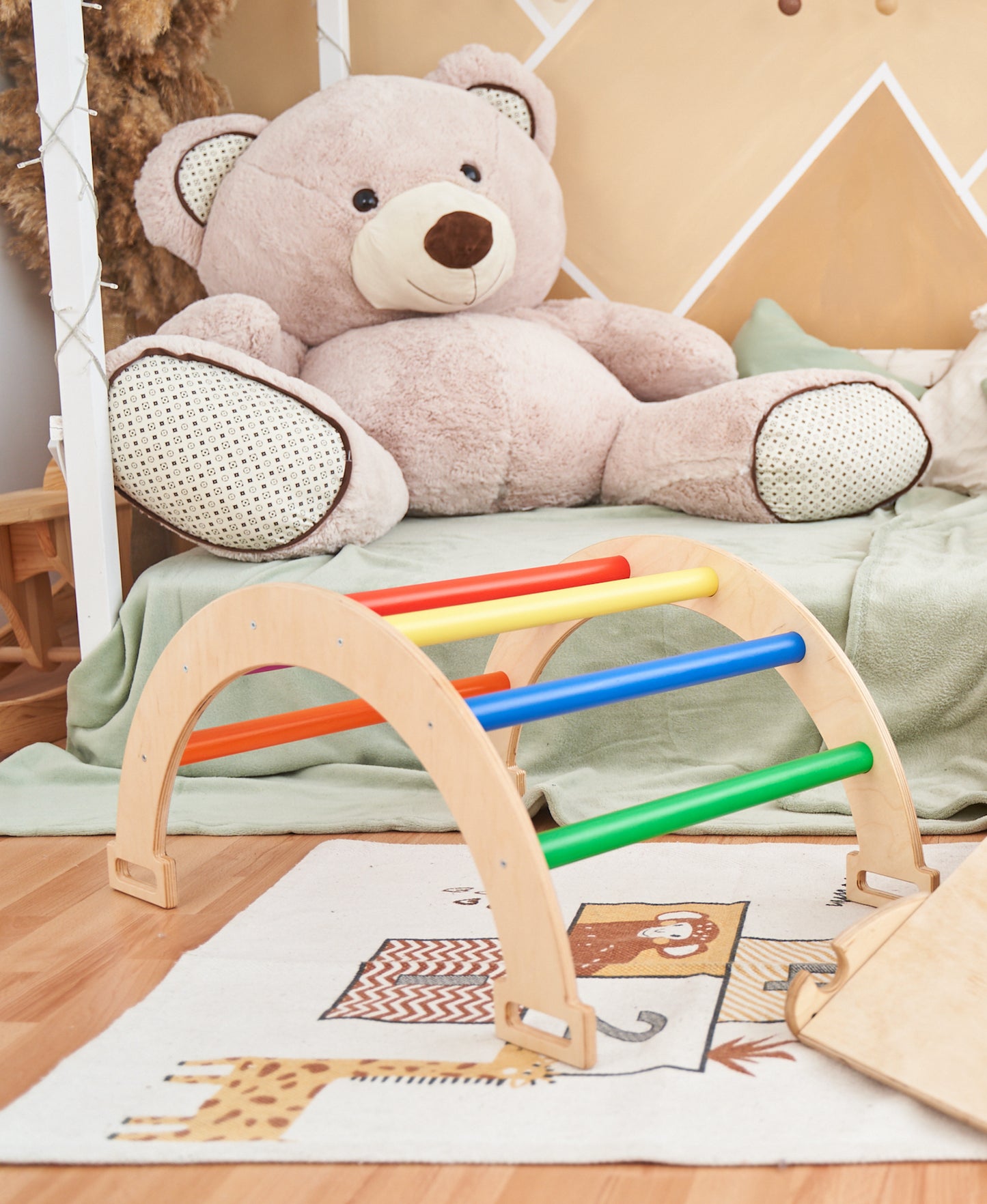 Montessori szivárvány hinta párnával (kis méretű, élénk színek)