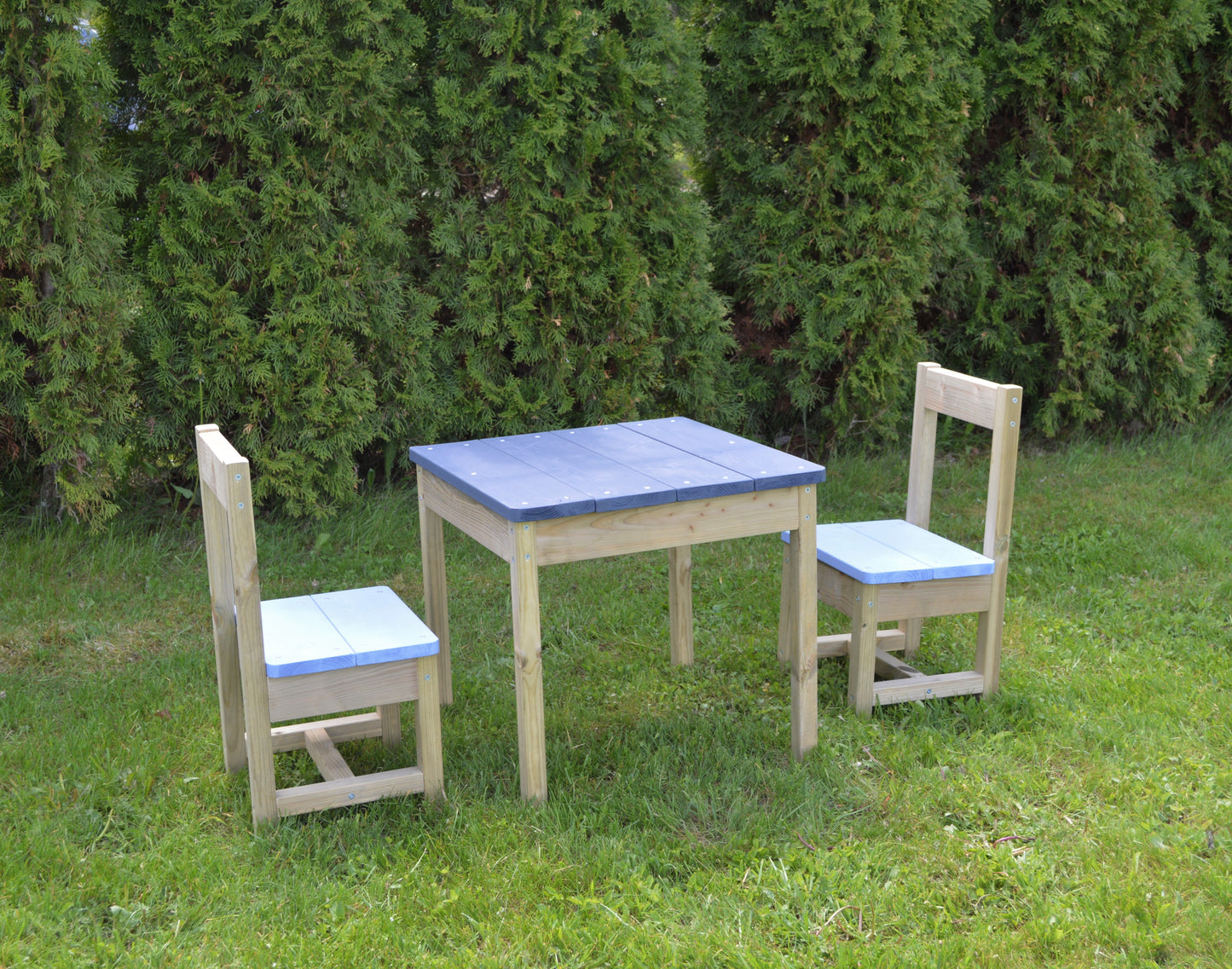 T4 kerti gyerekasztal székekkel
