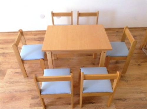 Óvodai asztal és szék szett (1 db asztal, 6 db szék)