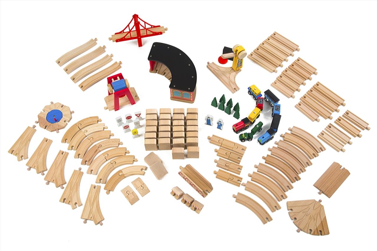Melissa & Doug Fa vonatok és sínek, Vonat és sínek és kiegészítők, 132 db-os szett